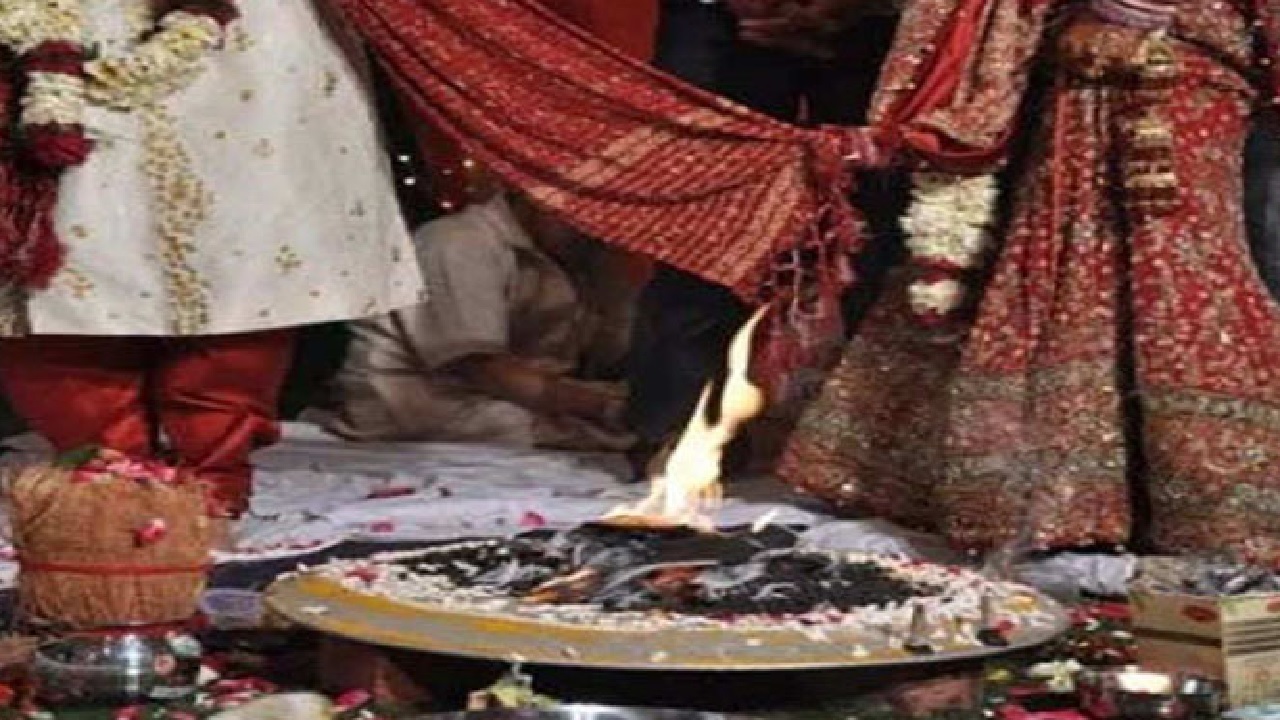 शादी के नाम पर धोखा: चार फेरे होते ही दुल्हन जेवर लेकर फुर्र, पंडित एवं बाराती भी गायब!